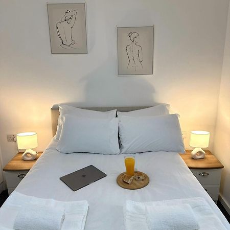 Newmarket Road Studios And Suites By Tas Accommodations Cambridge  Extérieur photo