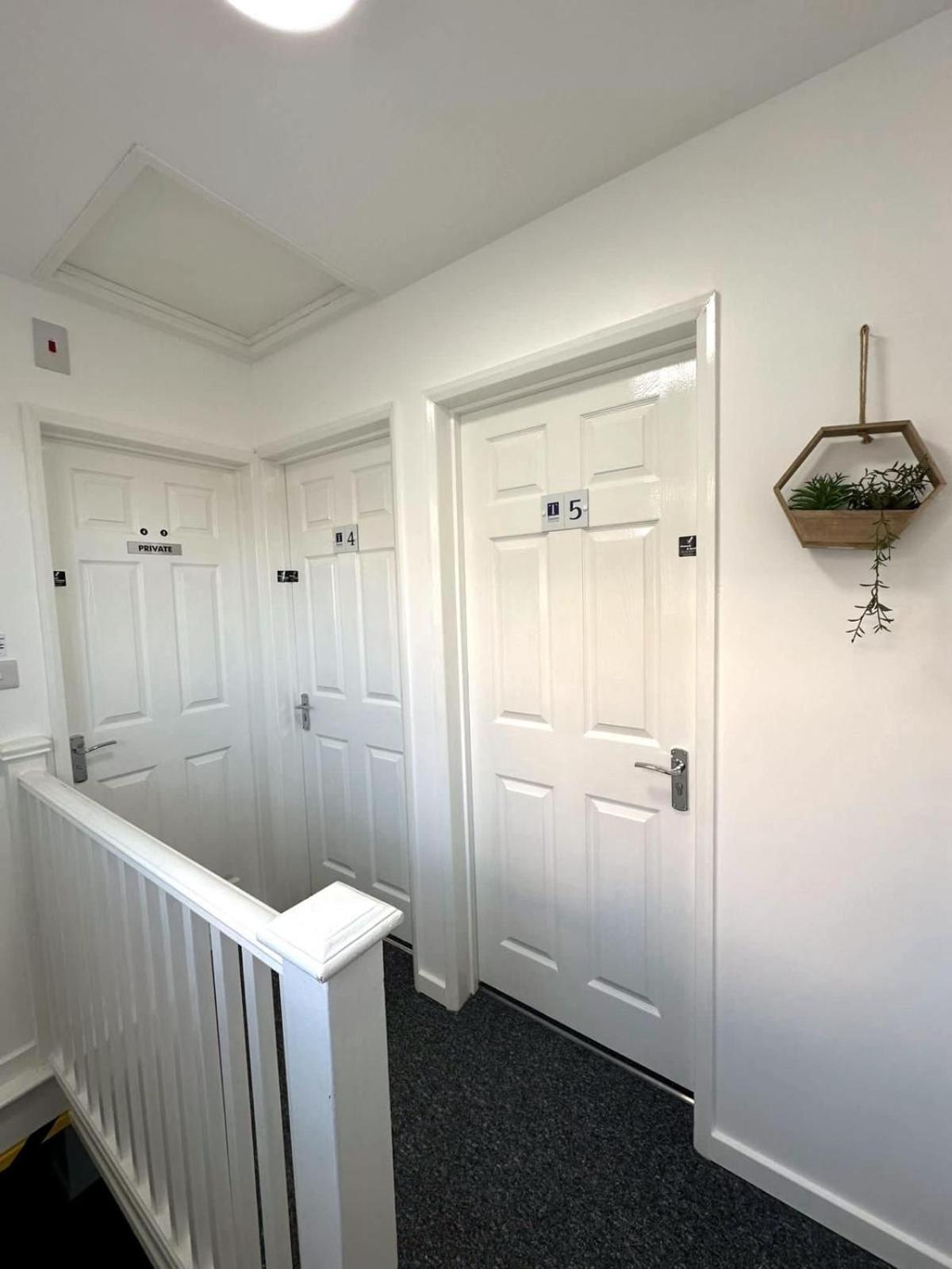 Newmarket Road Studios And Suites By Tas Accommodations Cambridge  Extérieur photo