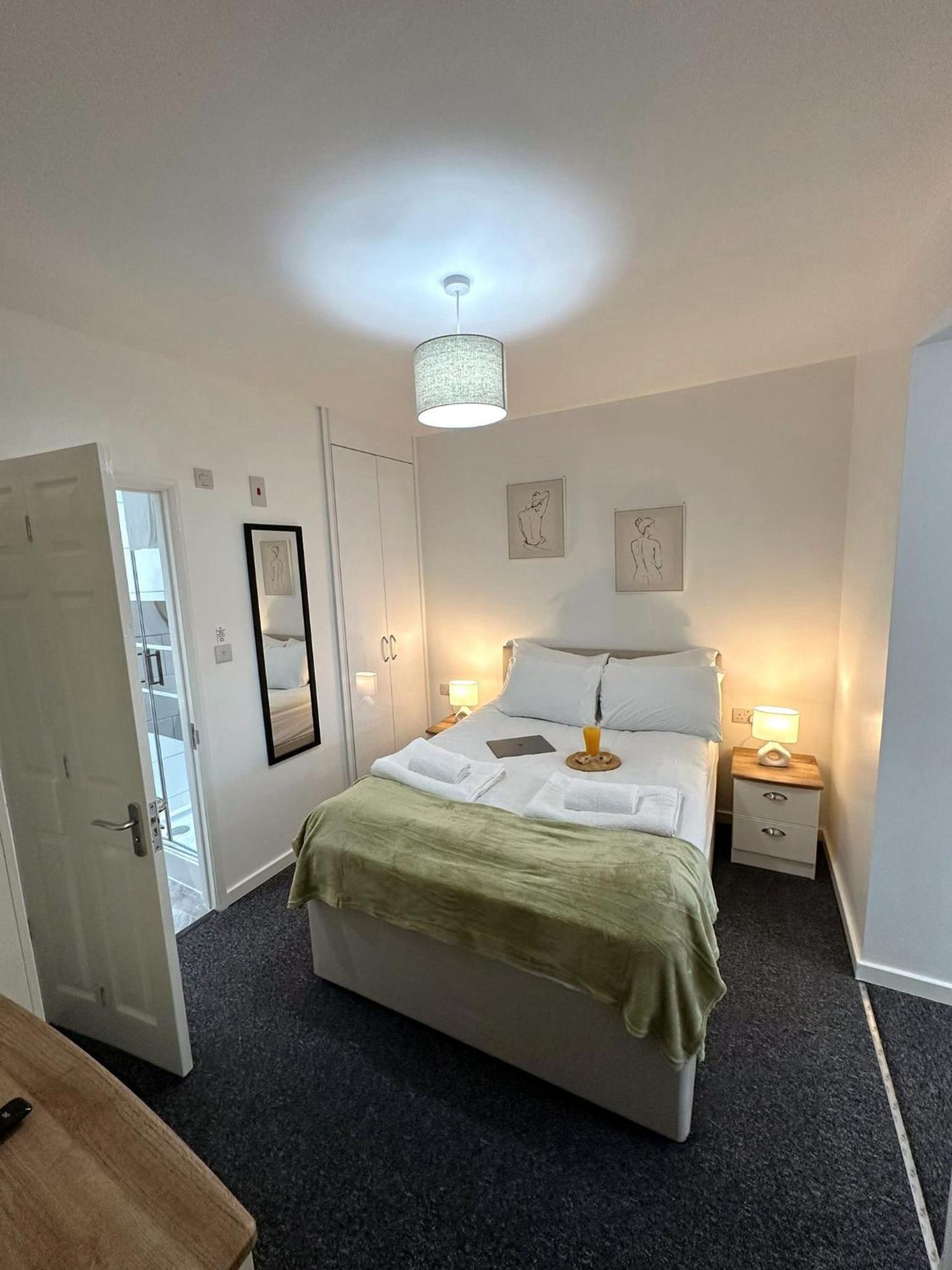 Newmarket Road Studios And Suites By Tas Accommodations Cambridge  Extérieur photo