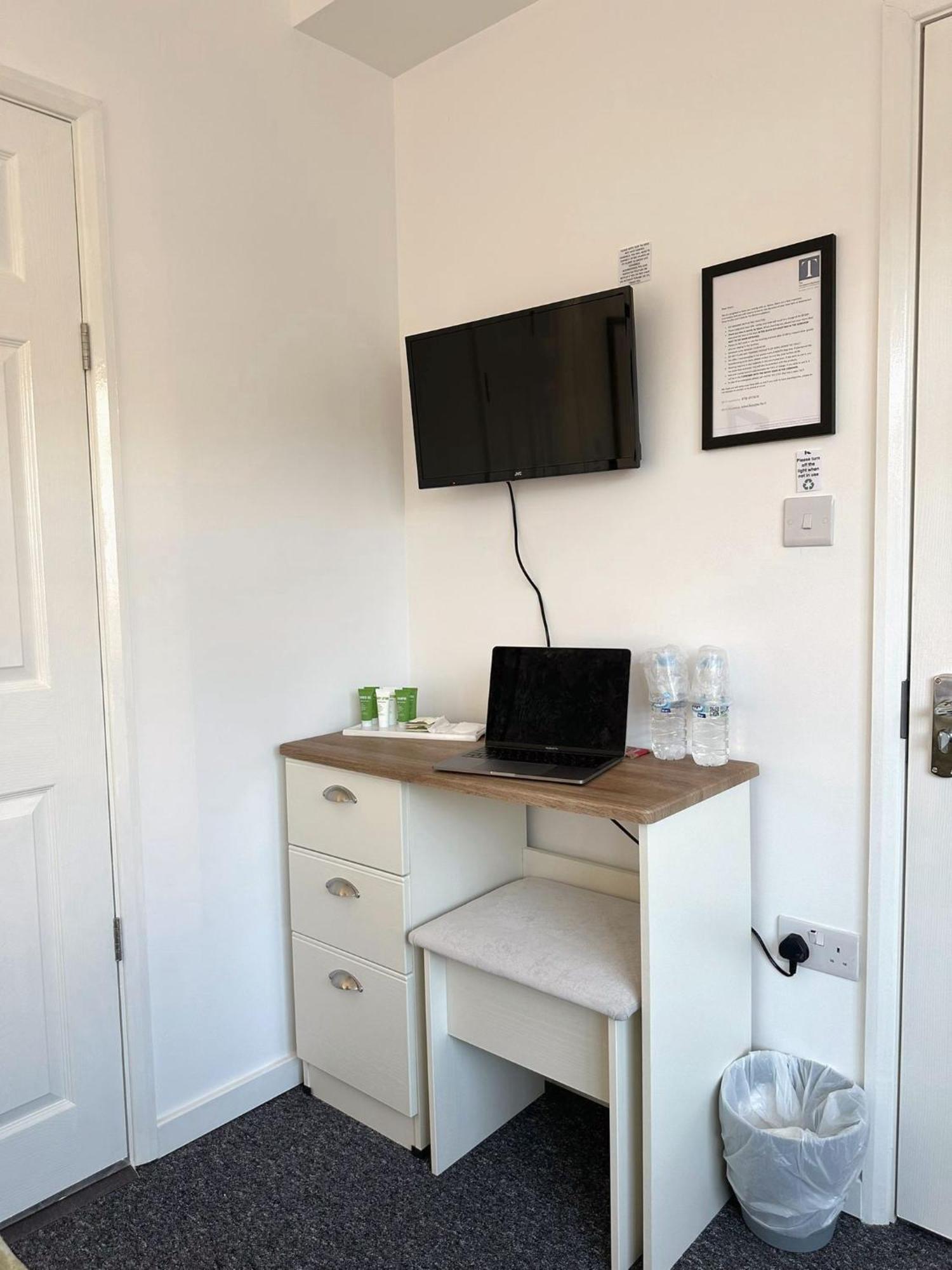 Newmarket Road Studios And Suites By Tas Accommodations Cambridge  Extérieur photo