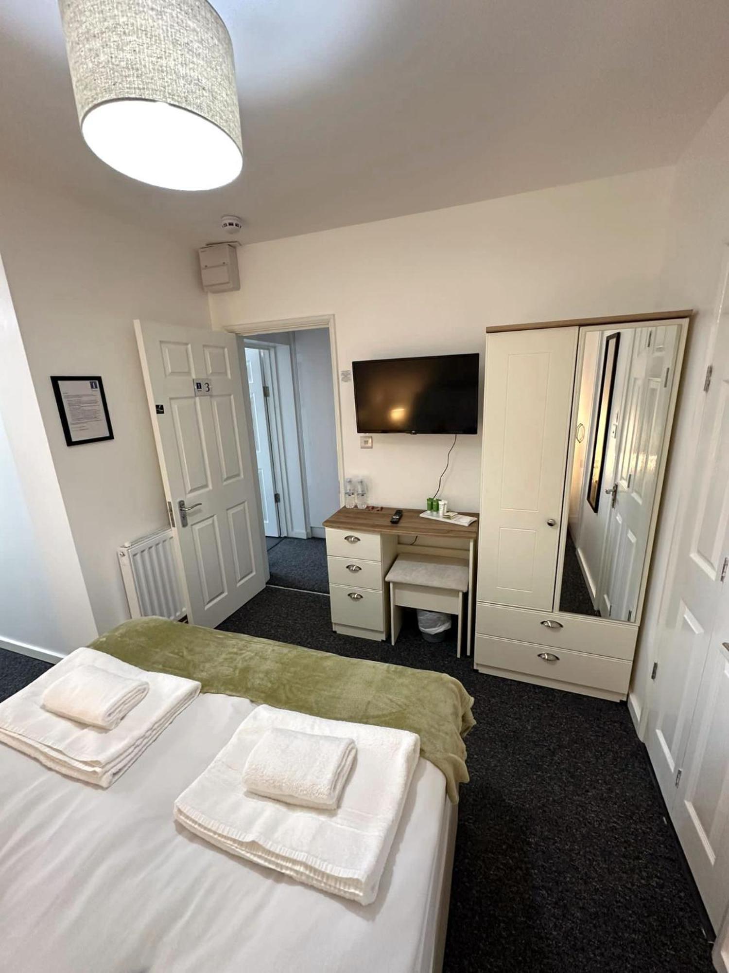 Newmarket Road Studios And Suites By Tas Accommodations Cambridge  Extérieur photo
