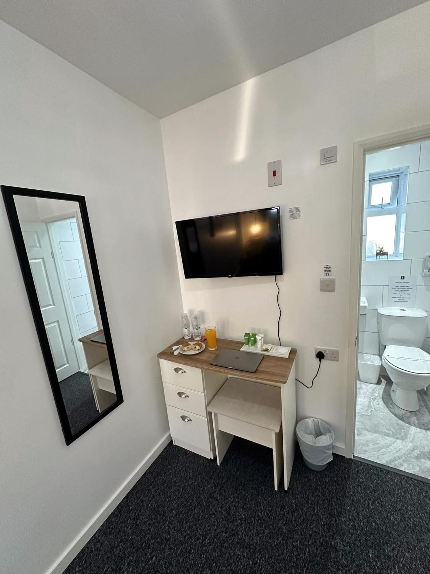 Newmarket Road Studios And Suites By Tas Accommodations Cambridge  Extérieur photo