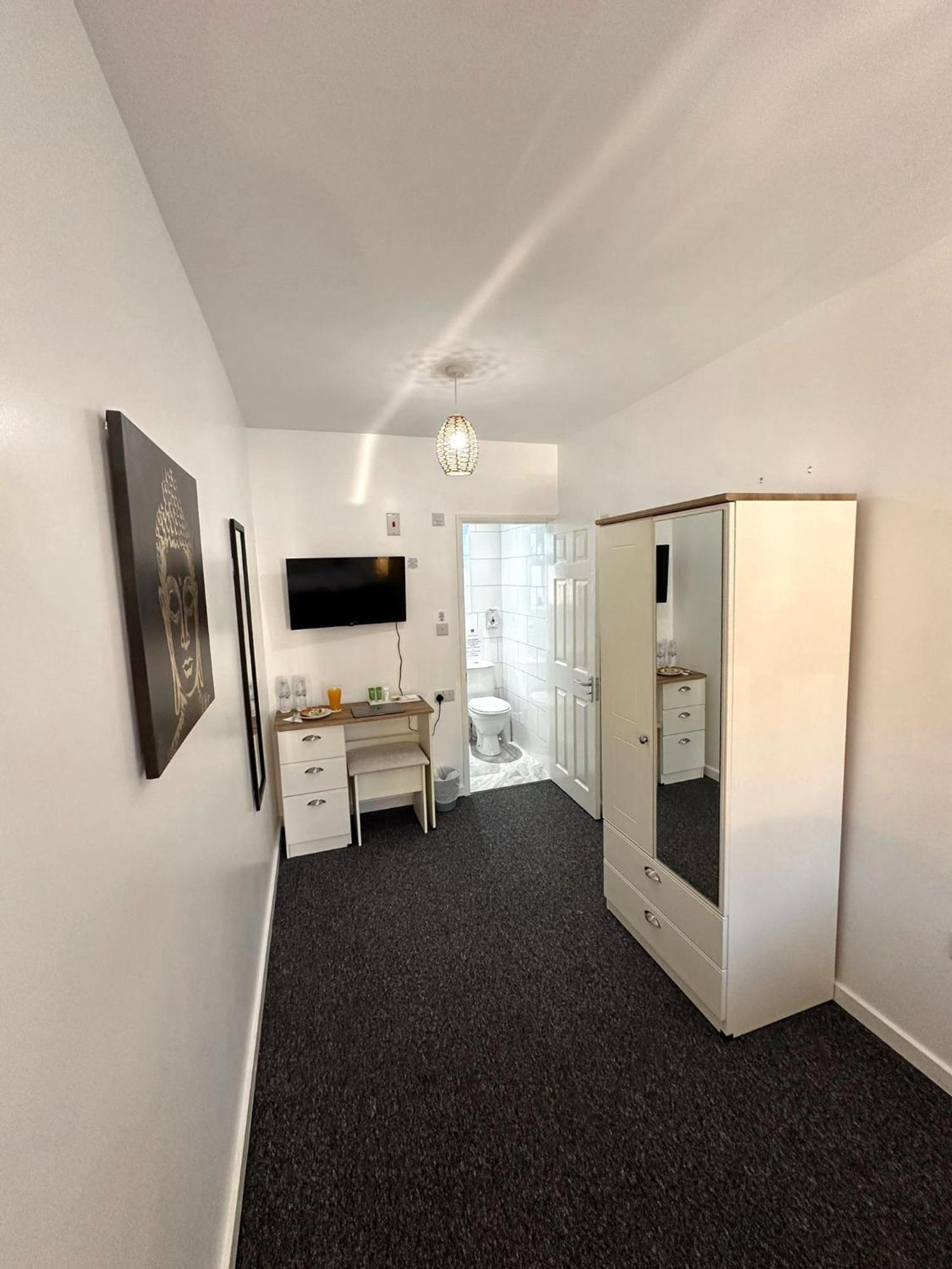Newmarket Road Studios And Suites By Tas Accommodations Cambridge  Extérieur photo