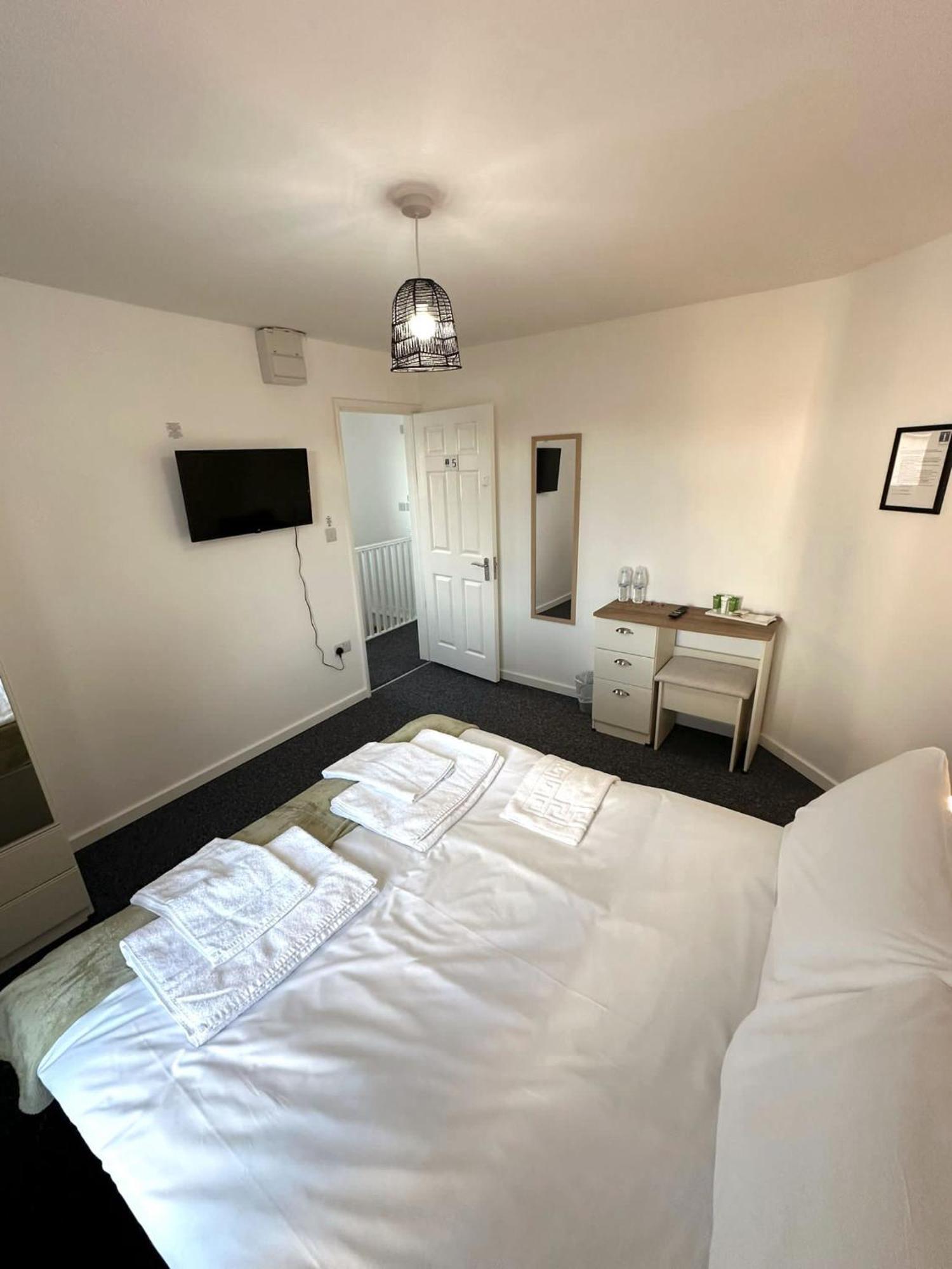 Newmarket Road Studios And Suites By Tas Accommodations Cambridge  Extérieur photo