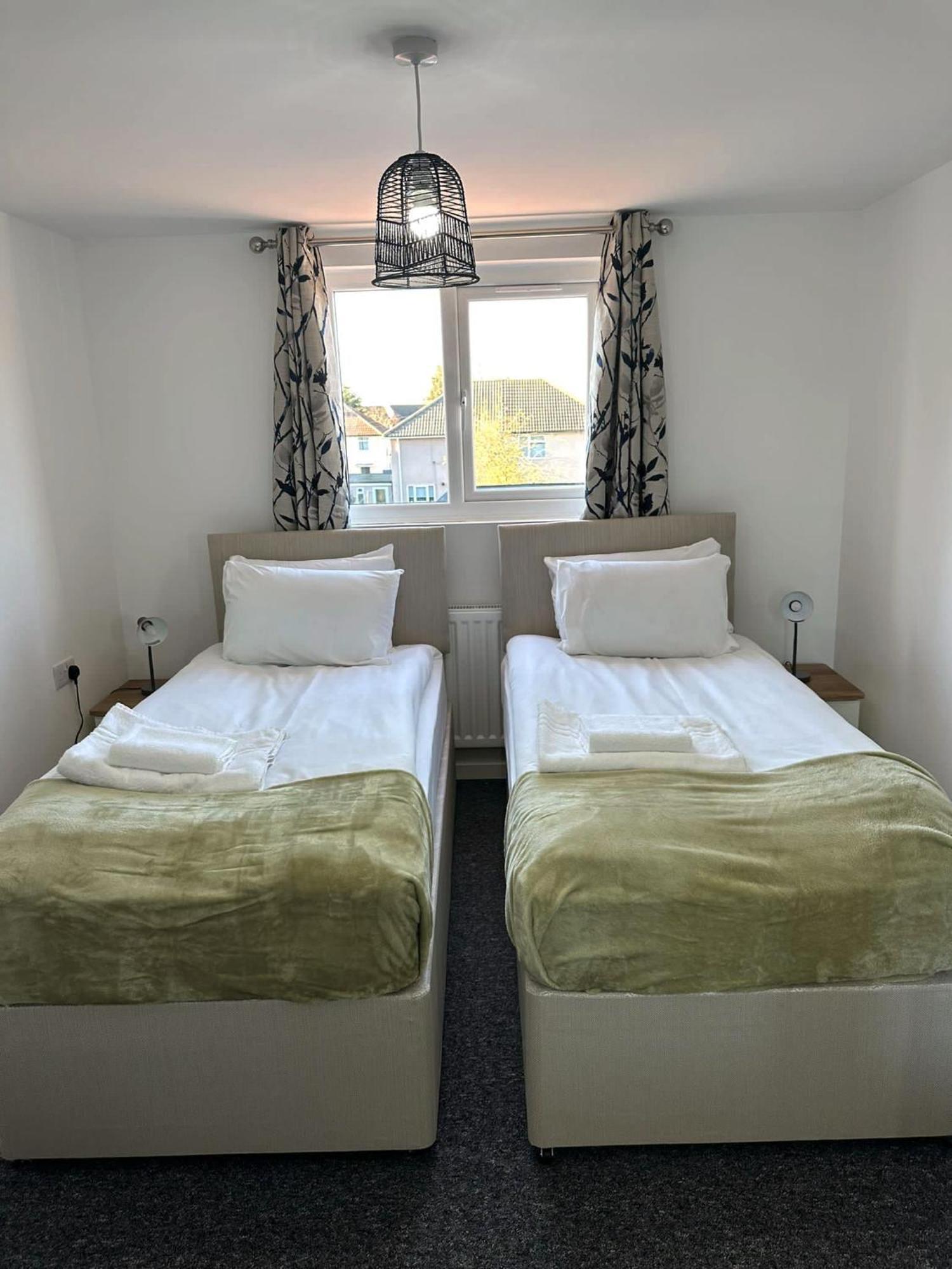 Newmarket Road Studios And Suites By Tas Accommodations Cambridge  Extérieur photo